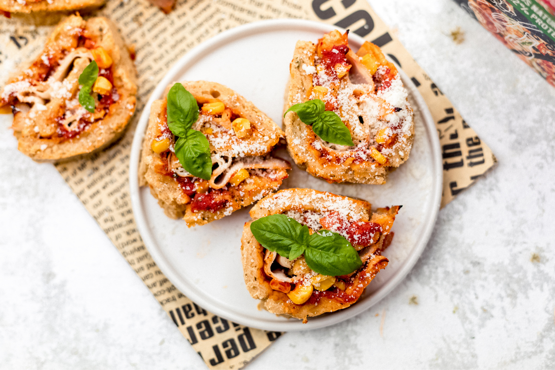 Receta fitness: caracoles de pizza de proteínas con jamón y maíz