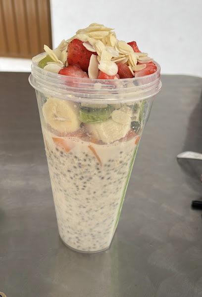 Cristina Déniz Dietista en su consulta